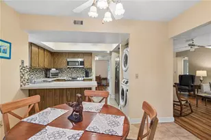 35 Fairways Cir, Palm Coast, FL 32137 - Photo 12