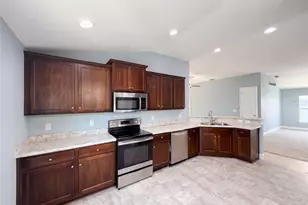 1229 Longville Cir, Tavares, FL 32778 - Photo 2