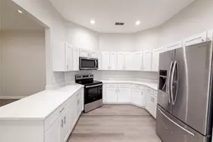24 Bay Pointe Dr, Ormond Beach, FL 32174 - Photo 2