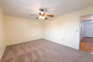 1818 Danbury Dr, Sun City Center, FL 33573 - Photo 12