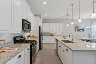 1649 Victoria Gardens Dr, Deland, FL 32724 - Photo 4