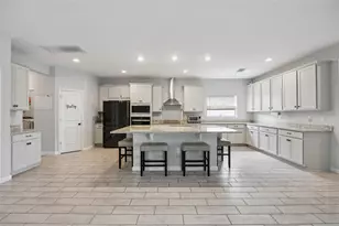 559 Via Bella Ct, Howey in the Hills, FL 34737 - Photo 6