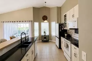631 Old Bridge Cir, Davenport, FL 33897 - Photo 16