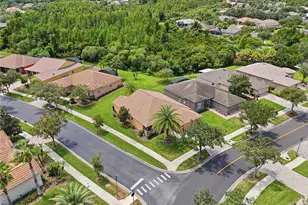 513 Barcelona Dr, Kissimmee, FL 34759 - Photo 2