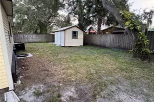8801 Marc David, Gibsonton, FL 33534 - Photo 14
