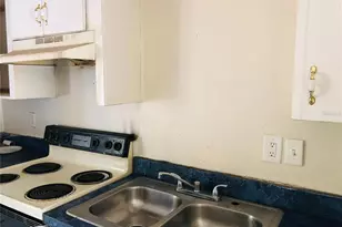 411 Kilgore St, Wildwood, FL 34785 - Photo 4