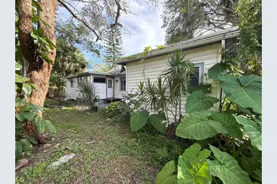 7011 Hibiscus Avenue S, South Pasadena, FL 33707 - Photo 2