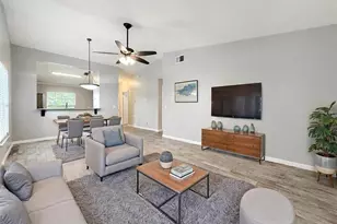 818 Maple Forest Dr, Orlando, FL 32825 - Photo 2