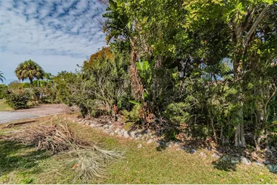 532 45th Street Court W, Palmetto, FL 34221 - Photo 2