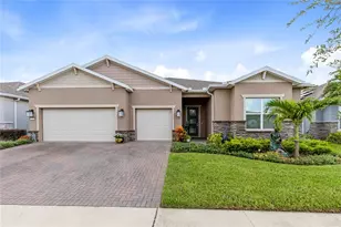 2722 River Creek Ln, Saint Cloud, FL 34771 - Photo 2