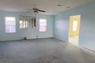 37643 Landis Ave, Zephyrhills, FL 33541 - Photo 4