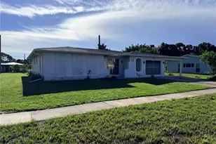 2306 Beacon Dr, Port Charlotte, FL 33952 - Photo 2