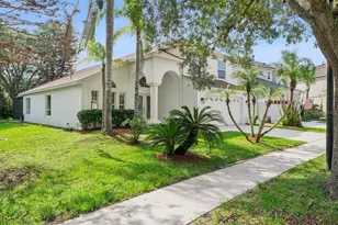 13635 Waterhouse Way, Orlando, FL 32828 - Photo 2