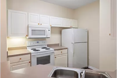 5500 Metrowest Boulevard #211, Orlando, FL 32811 - Photo 2