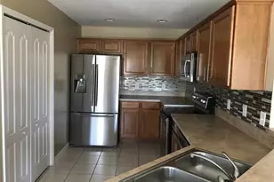 4020 Pemberly Pines Cir, Saint Cloud, FL 34769 - Photo 12