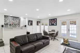 317 E Main St, Tavares, FL 32778 - Photo 6