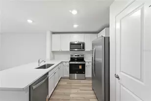 8371 Gower Trl, Wildwood, FL 34785 - Photo 6