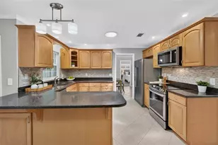 3250 Laurel Dr, Mount Dora, FL 32757 - Photo 4