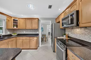 3250 Laurel Dr, Mount Dora, FL 32757 - Photo 18