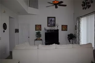 463 Paloma Dr, Davenport, FL 33837 - Photo 8