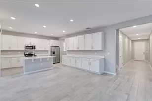686 Heritage Sq Dr, Haines City, FL 33844 - Photo 4