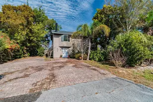 532 45th St Ct W, Palmetto, FL 34221 - Photo 2