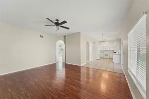 19431 Sandy Springs Cir, Lutz, FL 33558 - Photo 6