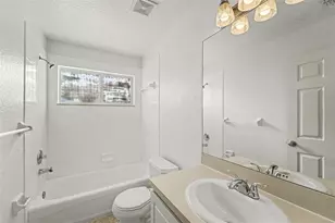 19431 Sandy Springs Cir, Lutz, FL 33558 - Photo 10
