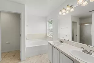 19431 Sandy Springs Cir, Lutz, FL 33558 - Photo 16