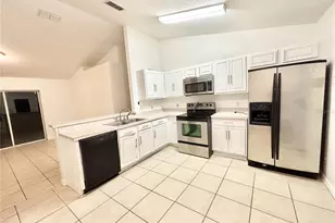 362 Aylesbury Ct, Kissimmee, FL 34758 - Photo 2