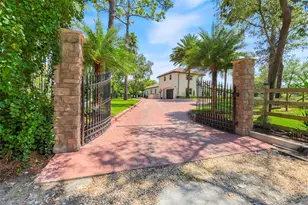 4943 N Apopka Vineland Rd, Orlando, FL 32818 - Photo 2