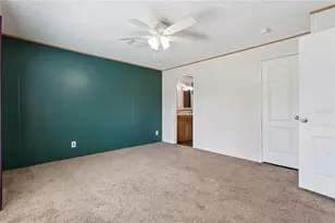 33525 Linda Dr, Leesburg, FL 34788 - Photo 16