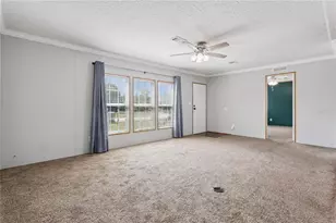 33525 Linda Dr, Leesburg, FL 34788 - Photo 4
