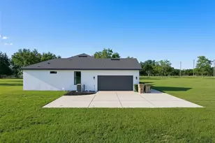 4650 Lake Pickett Dr, Groveland, FL 34736 - Photo 4
