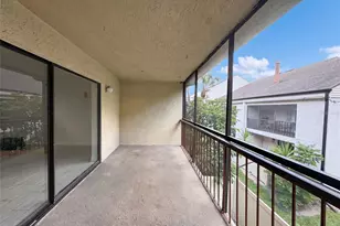 4747 Puritan Cir, Tampa, FL 33617 - Photo 2