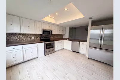 4747 Puritan Circle #523, Tampa, FL 33617 - Photo 2