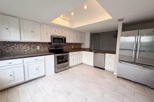 4747 Puritan Cir, Tampa, FL 33617 - Photo 2