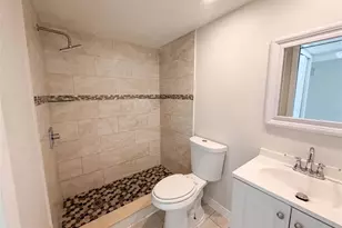 4747 Puritan Cir, Tampa, FL 33617 - Photo 8