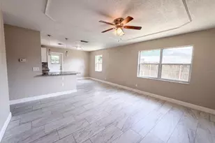 121 Inwood Cir, Brandon, FL 33510 - Photo 4