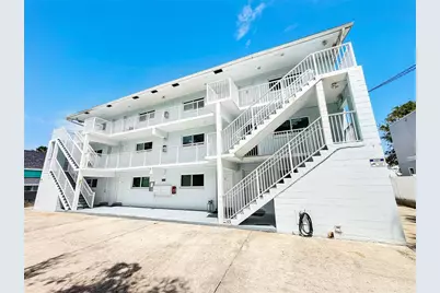 208 N Halifax Avenue, Daytona Beach, FL 32118 - Photo 1