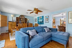 22 Fairway Dr, Eustis, FL 32726 - Photo 2