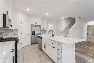 29505 Caspian St, Leesburg, FL 34748 - Photo 6