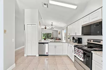 2537 Chatham Circle, Kissimmee, FL 34746 - Photo 10