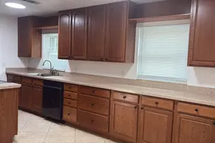 2401 NE 19th Ave, Ocala, FL 34470 - Photo 4