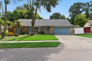 217 Harbor Dr, Winter Garden, FL 34787 - Photo 2