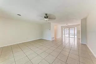3207 19th Ave W, Bradenton, FL 34205 - Photo 2
