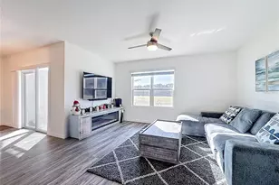 348 Talisi Loop, Saint Cloud, FL 34771 - Photo 8