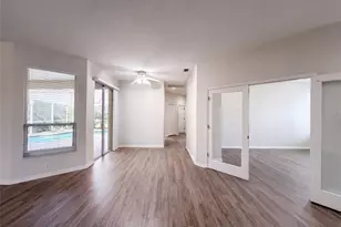 7414 39th Ct E, Sarasota, FL 34243 - Photo 8