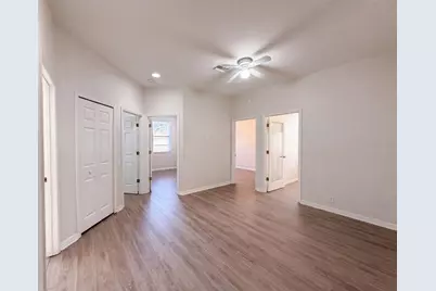 7414 39th Court E, Sarasota, FL 34243 - Photo 10