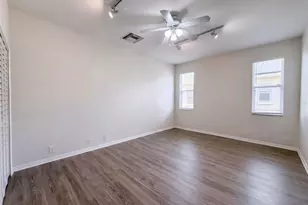 7414 39th Ct E, Sarasota, FL 34243 - Photo 4